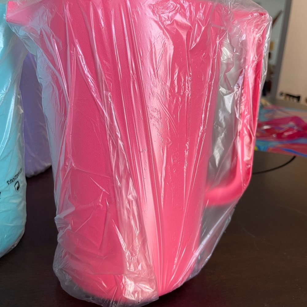 NWT Tupperware 1 Gallon Pitcher - Picture 7 of 11